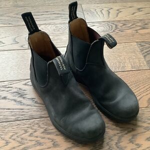 Blundstones